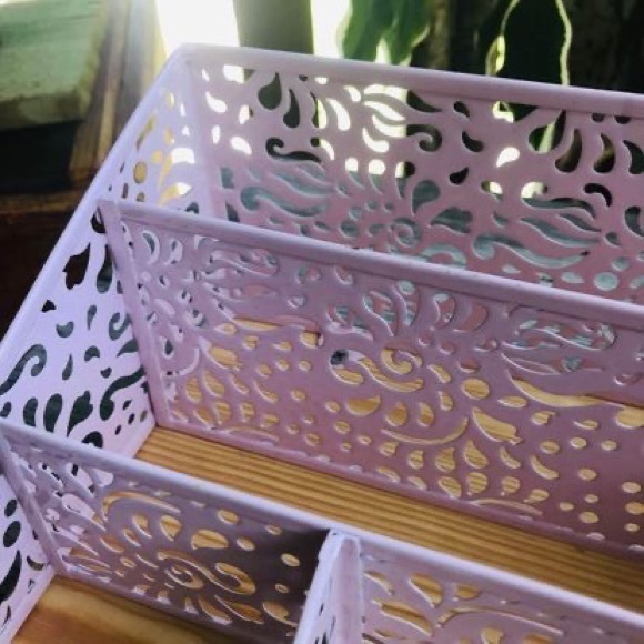 Pink Metal Desk Organizer For Office Stationery Desk Letter & Sticky Holder - Picture 4 of 7